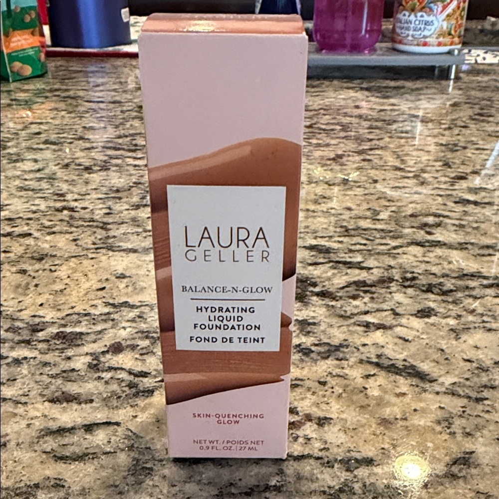 Laura Geller Balance-N-Glow Hydrating Foundation - Golden Medium - NIB